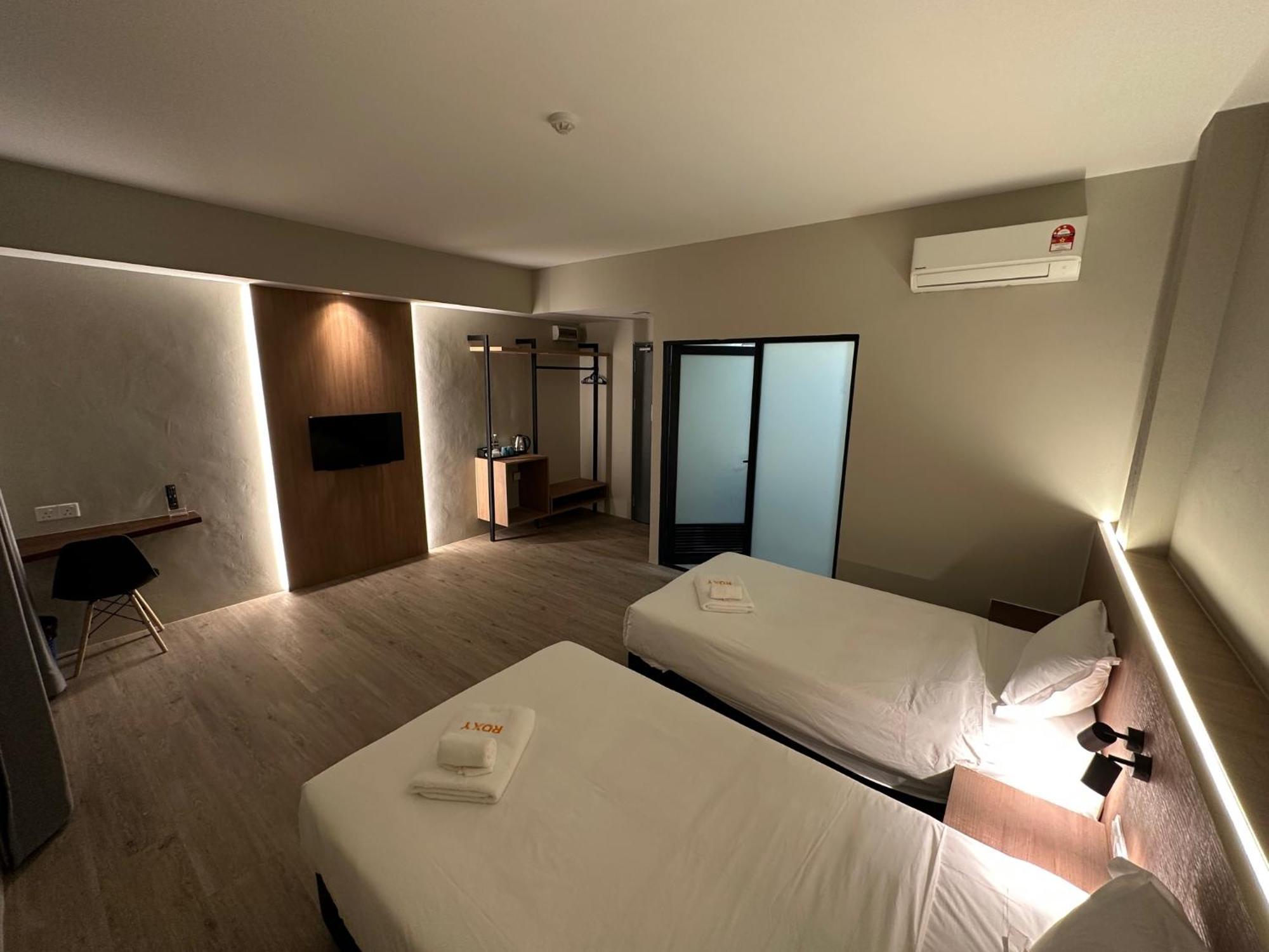 Roxy Hotel Aiman Кучинг Екстериор снимка