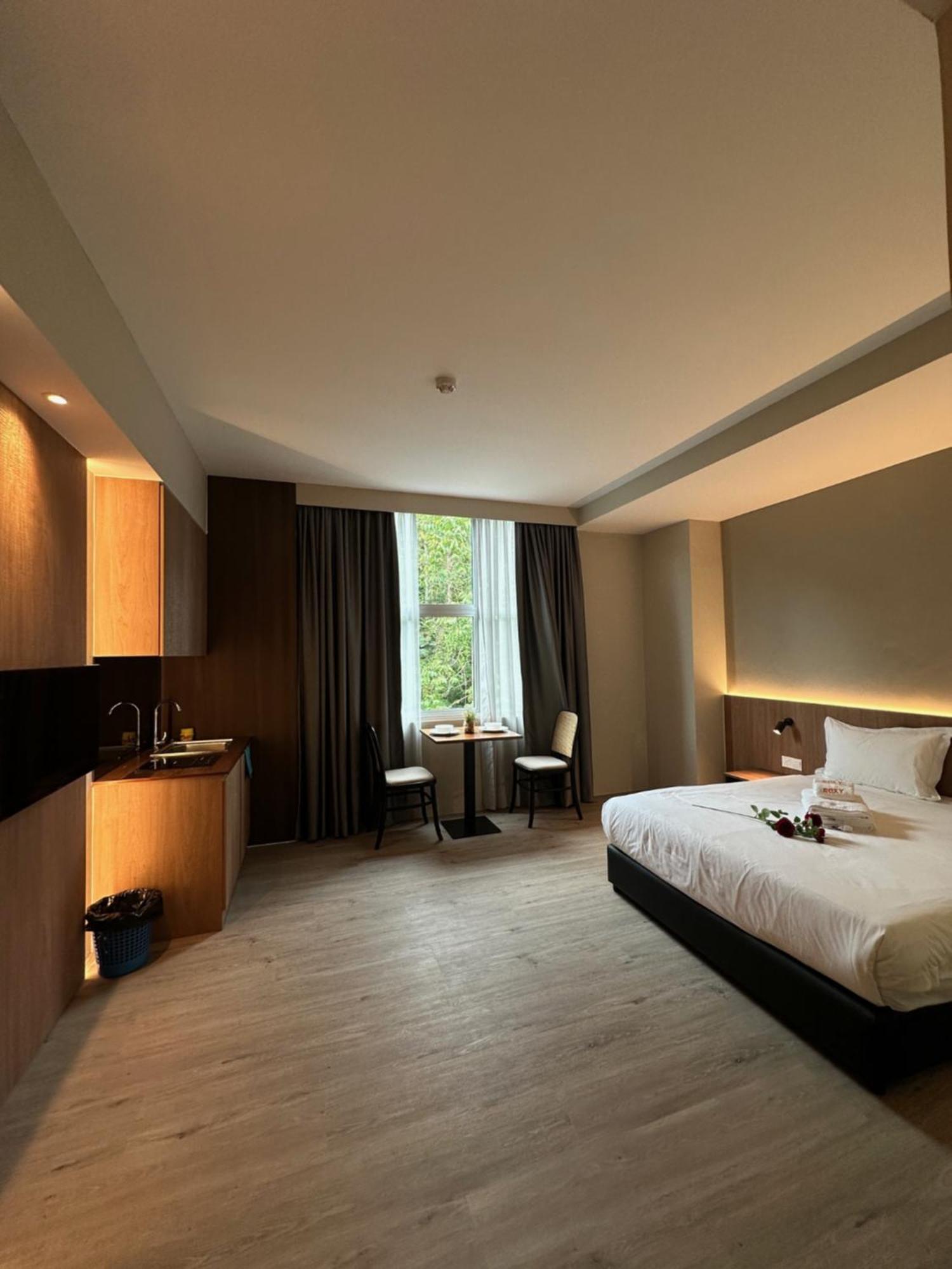 Roxy Hotel Aiman Кучинг Екстериор снимка