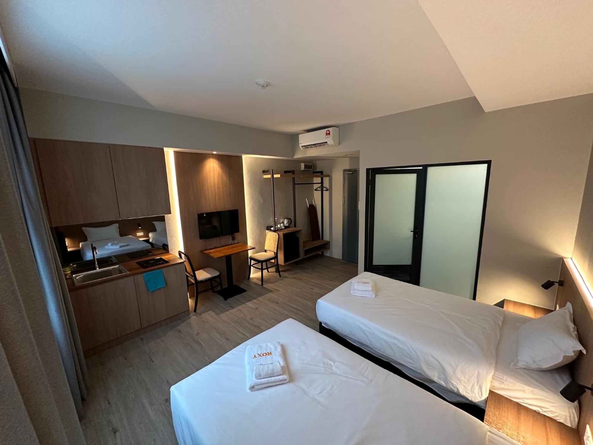 Roxy Hotel Aiman Кучинг Екстериор снимка