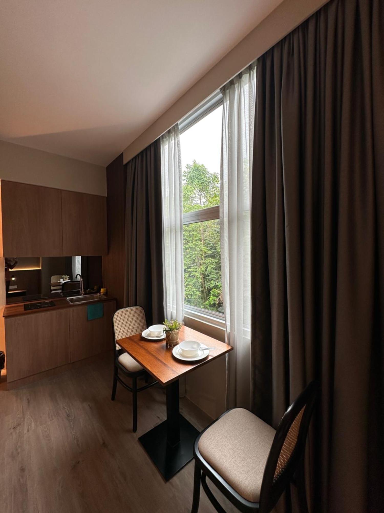 Roxy Hotel Aiman Кучинг Екстериор снимка