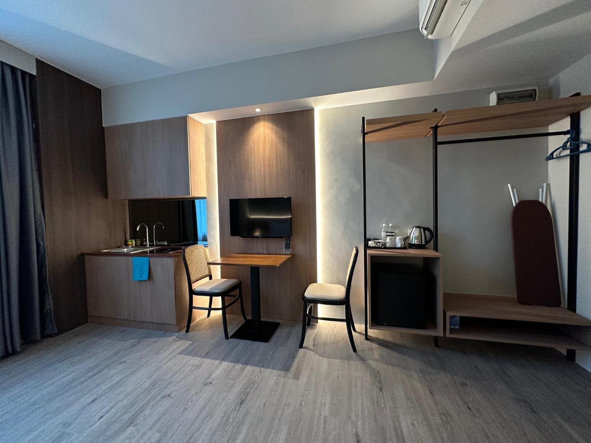 Roxy Hotel Aiman Кучинг Екстериор снимка